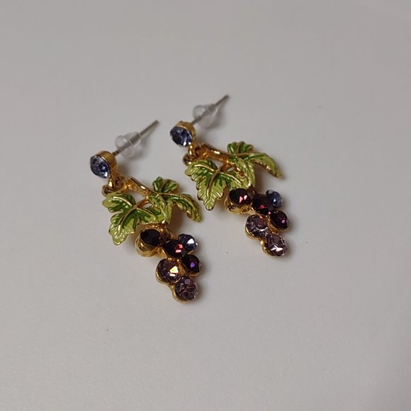 Cute Purple Grapes And Leaves Earrings - Picture 3 of 14